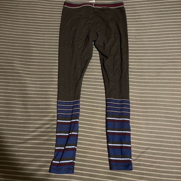 Size Medium in womens champion Stripped bottom leggings. Good condition. - Picture 1 of 3